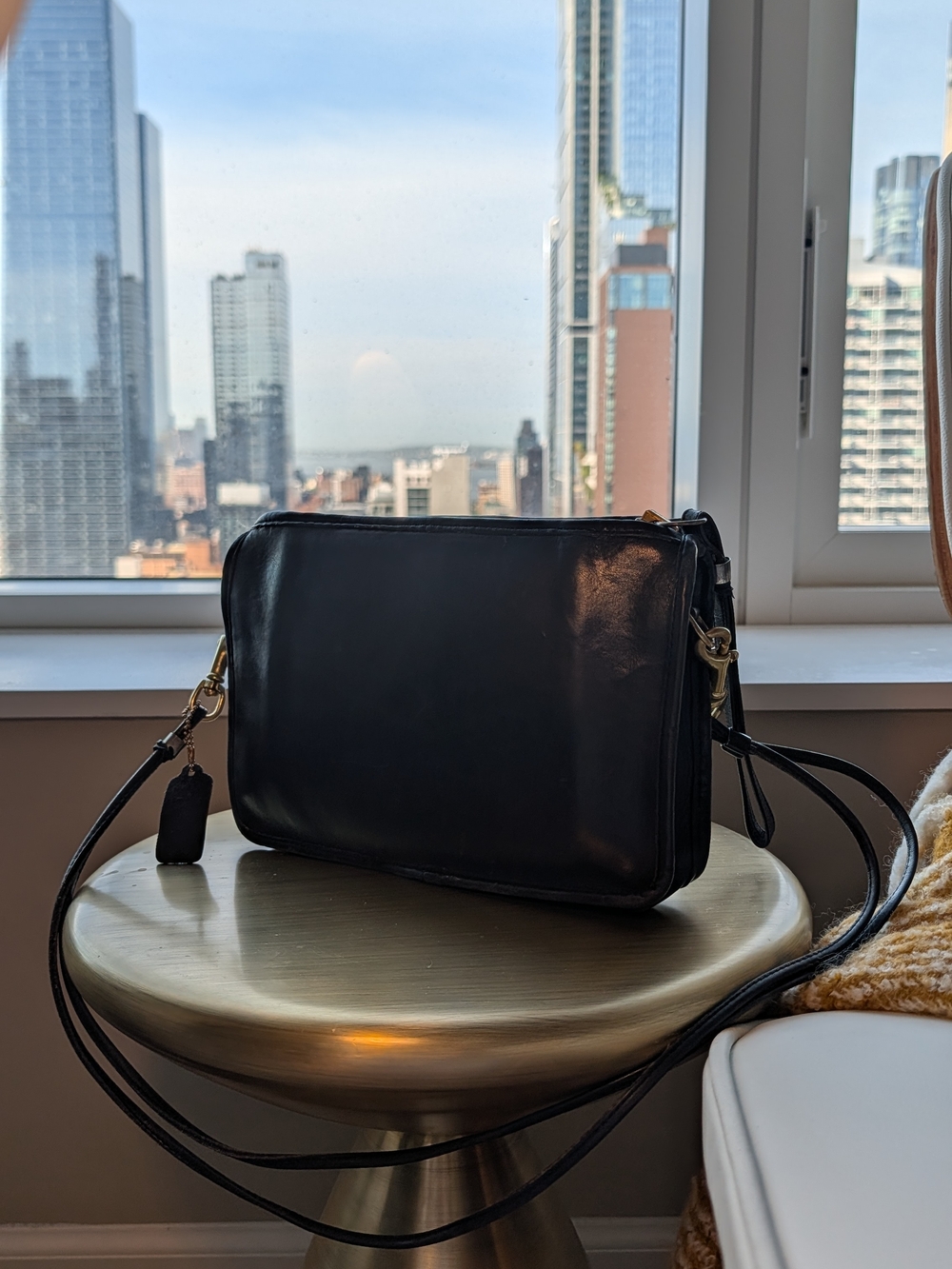 Vintage Coach Basic Bag #9455 Black Leather NYC Top Zip Crossbody 80s
